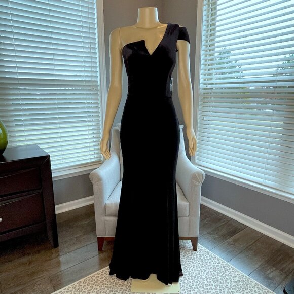 Betsy & Adam Long Velvet Sleeveless One Cold Shoulder Stretch Sheath Gown NWT - Picture 3 of 12